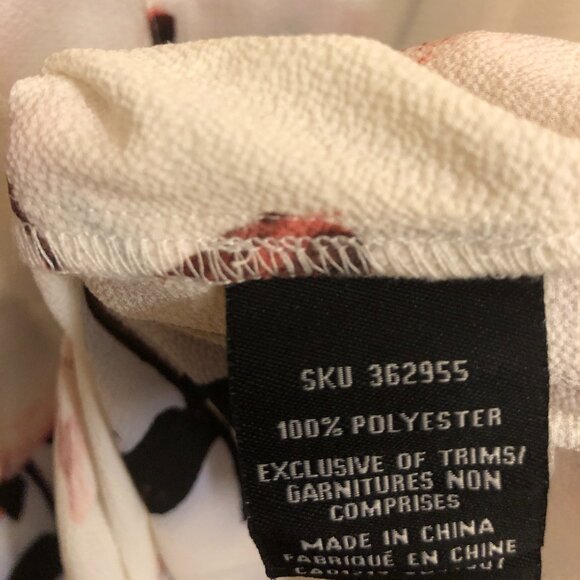 Le Chateau - white crepe blouse with floral pattern - Size Small - Picture 5 of 7